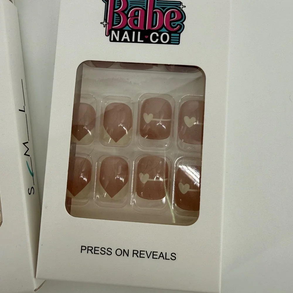 Babe Nail Co 4 pack Press On Valentines Nails Multiple Designs Hearts, bows‎